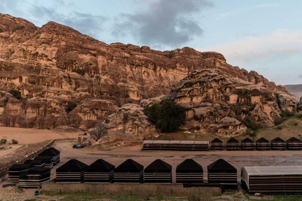 ホテル Ammarin Bedouin Camp ワディ・ムーサ エクステリア 写真